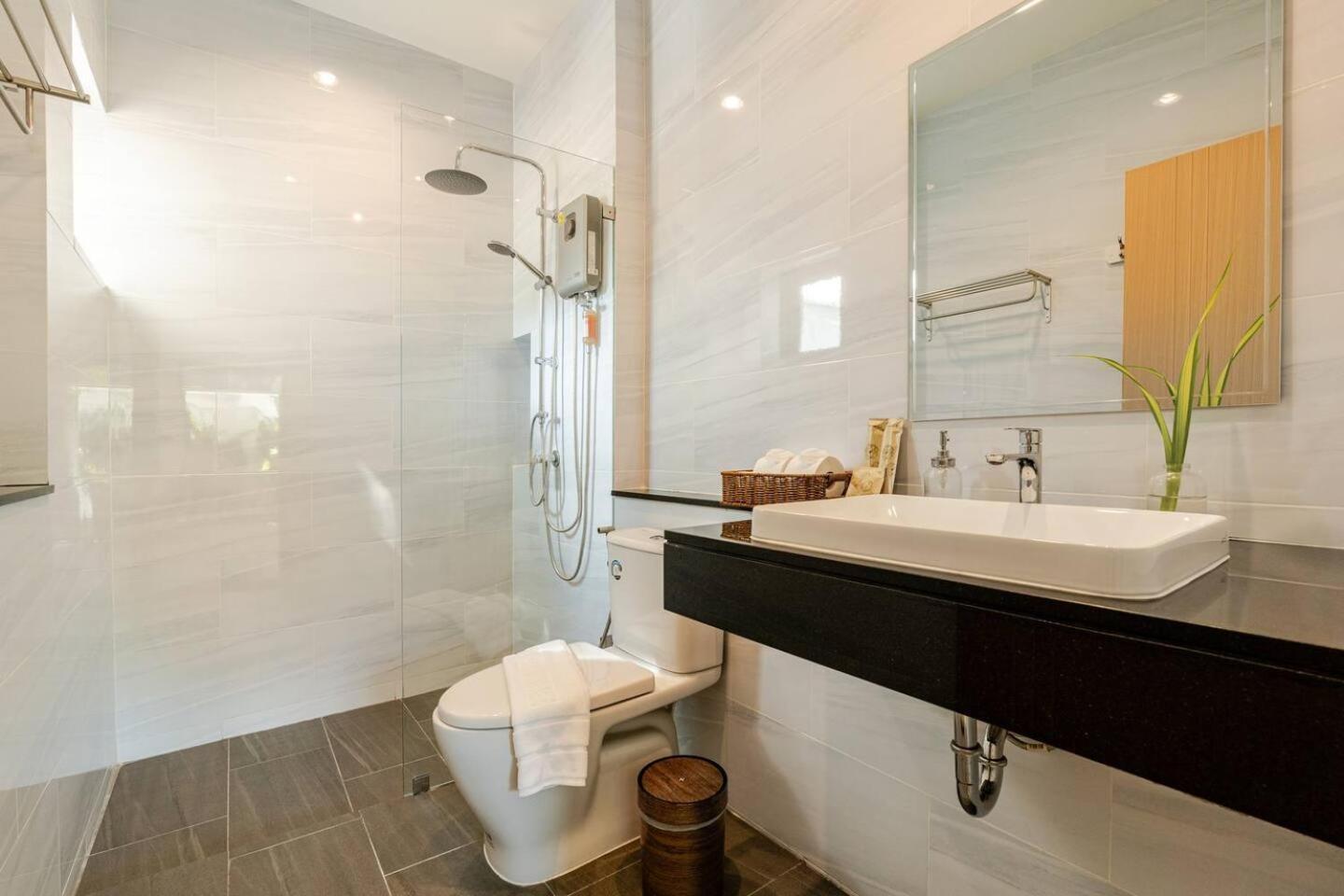 Oasis By The Sea M2- House With Pool And Amenities Phuket